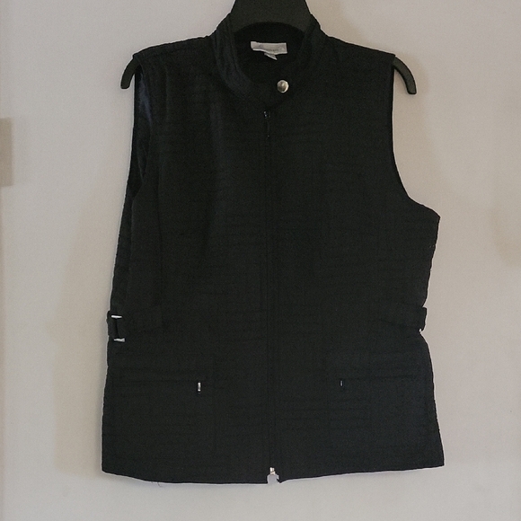 Dress Barn Black Vest with Structured Silhouette - Picture 1 of 4